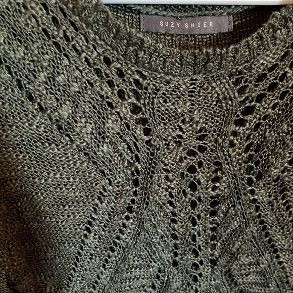 Cut Out Shoulder Sweater - Picture 3 of 4